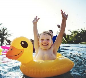 tratamento de piscina no verão