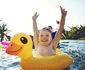 tratamento de piscina no verão