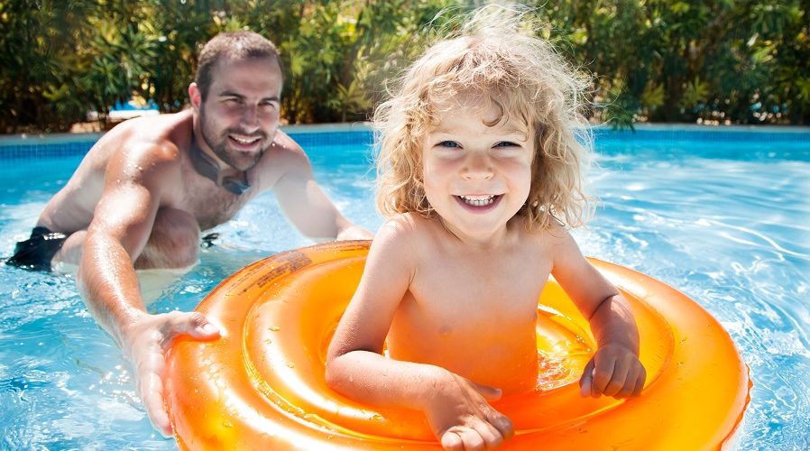 piscina verde saiba como prevenir e recuperar a agua hth