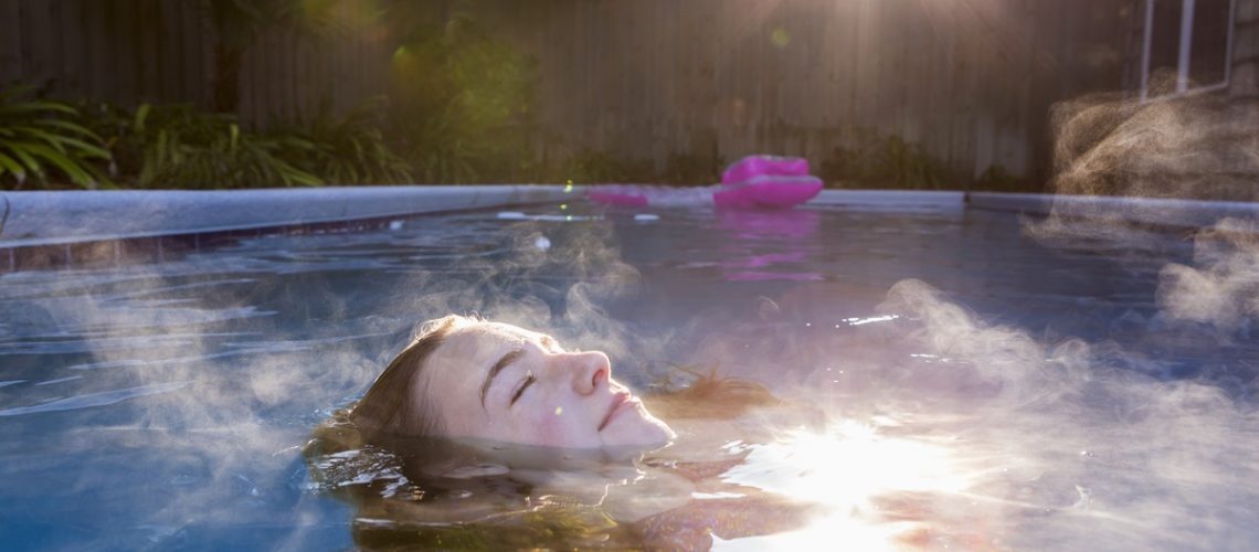 Chegada do outono: os principais cuidados que você precisa ter na piscina