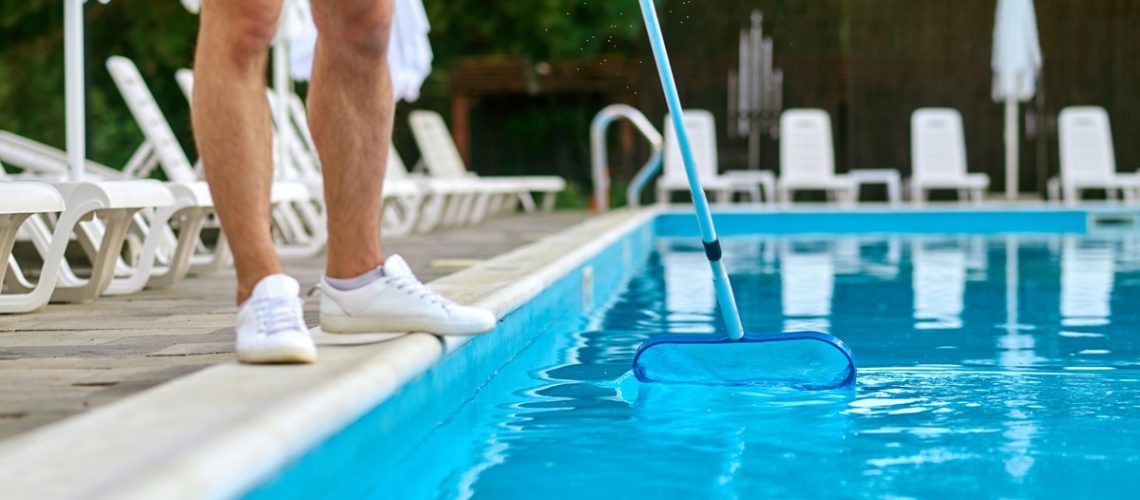 Limpeza profissional quanto cobrar pela higienização de piscinas